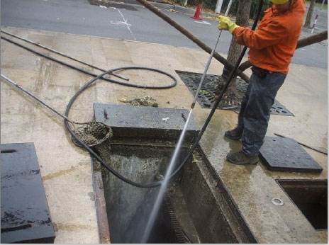 海淀池底污泥如何清理